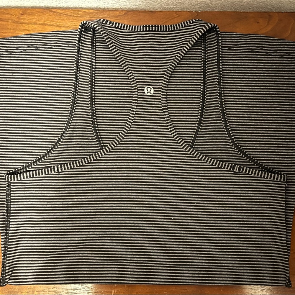 Lululemon Swiftly Tech Racerback Tank Size 6 Grey and Black Striped